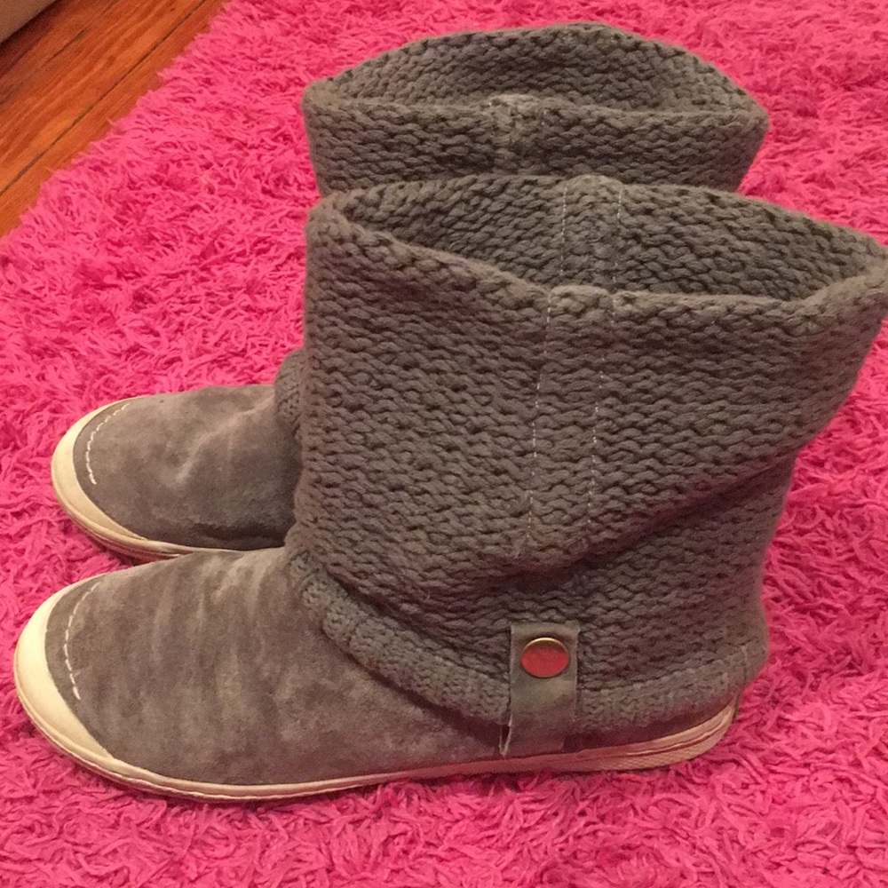 Simple Knit Booties